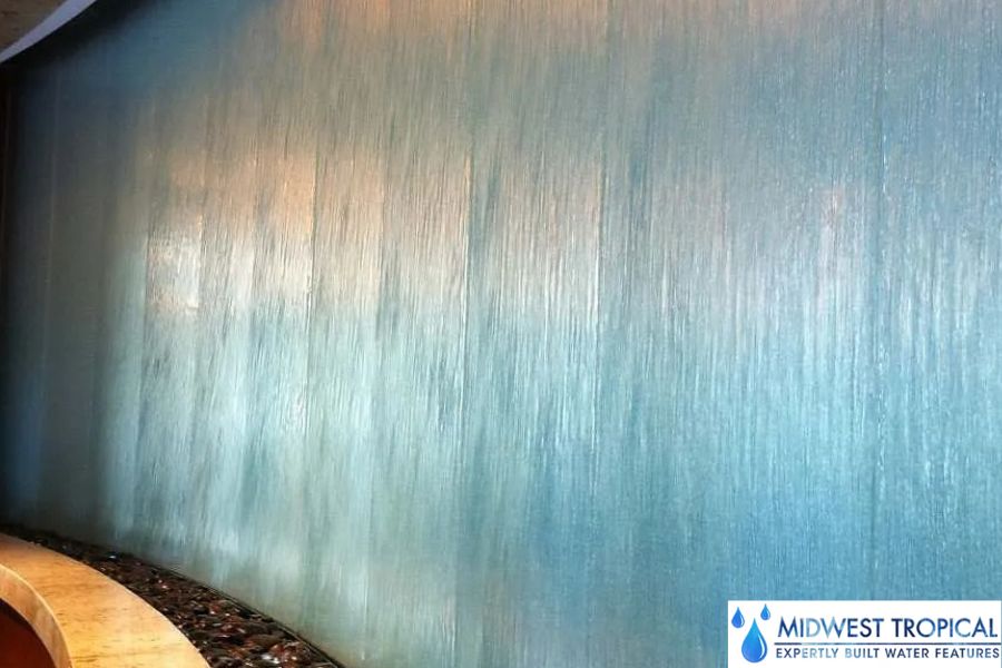 湾曲したガラスのウォーターウォール