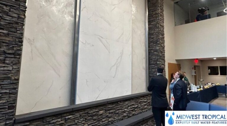 ベルフォンテのセンターカウンティコミュニティサービスビル向けステンレススチールフレーム付きガラスアクリルウォーターウォール